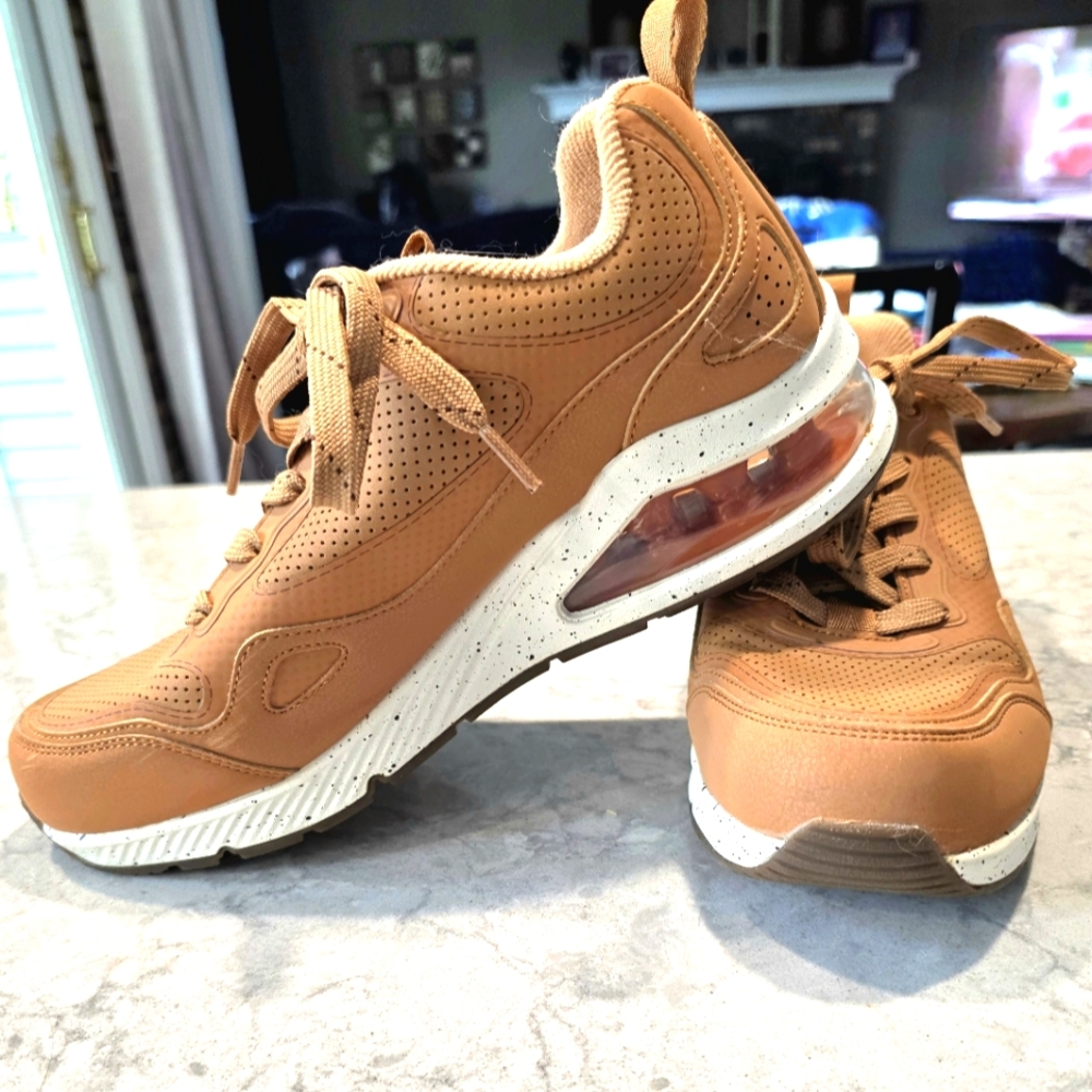 Women's Skechers Los Angeles Memory Foam Tan Sneakers